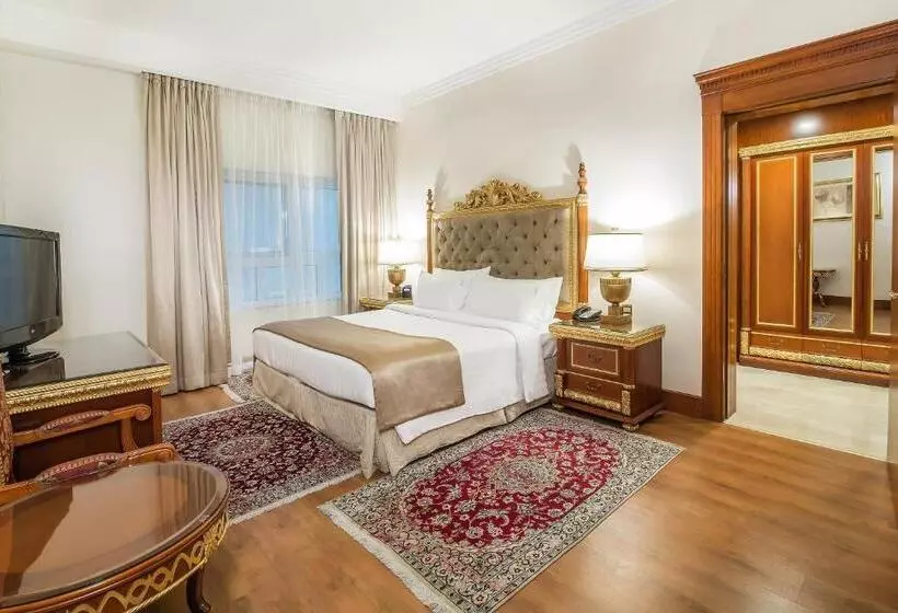 エクゼクティブスイート, Sunday Hotel Holiday International Dubai
