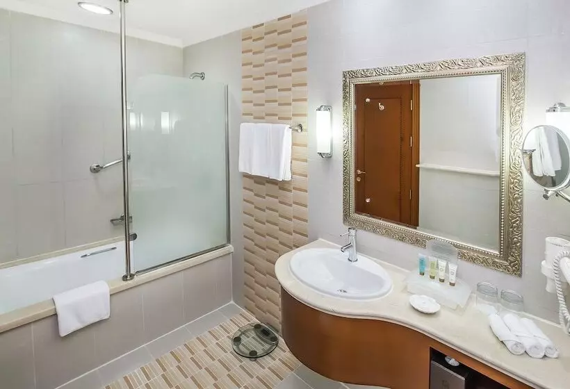 エクゼクティブスイート, Sunday Hotel Holiday International Dubai