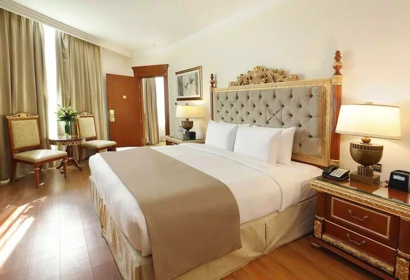 エクゼクティブスイート, Sunday Hotel Holiday International Dubai
