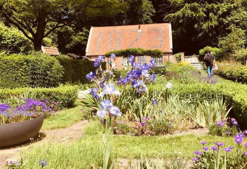 标准间带阳台, Art+bed And Breakfast