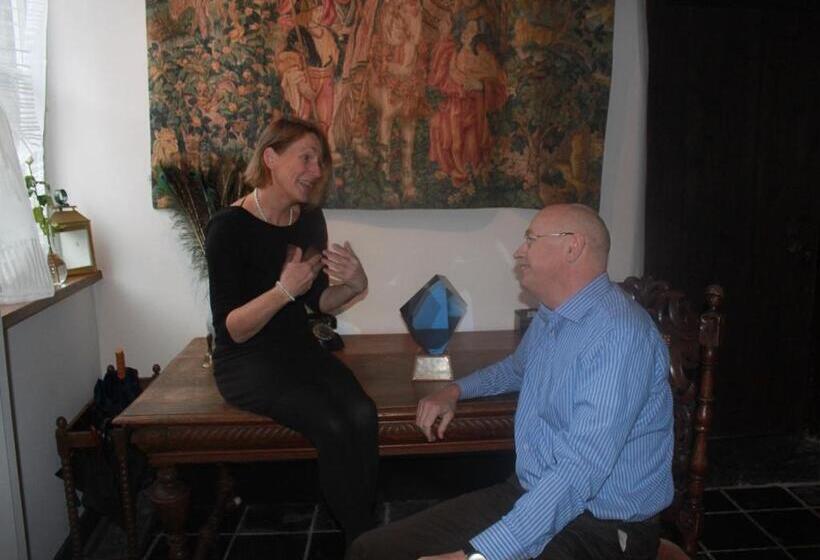 اتاق خانوادگی, Artagnan