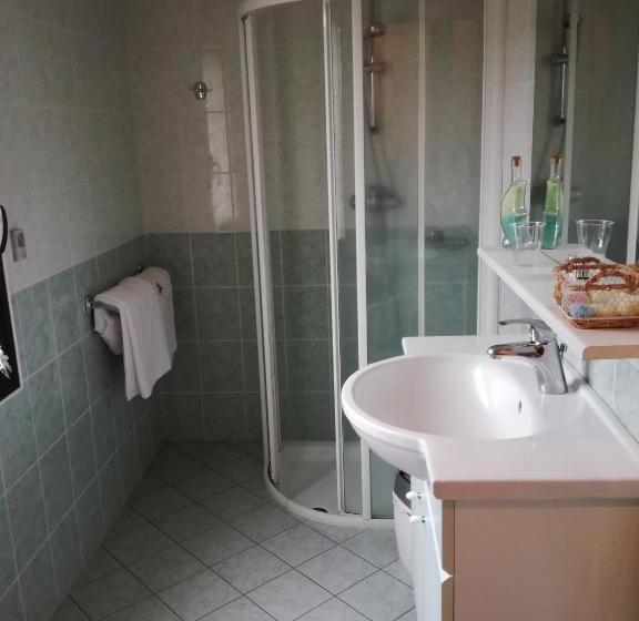 חדר משפחתי נוף לגינה, Ferme Des Capellous