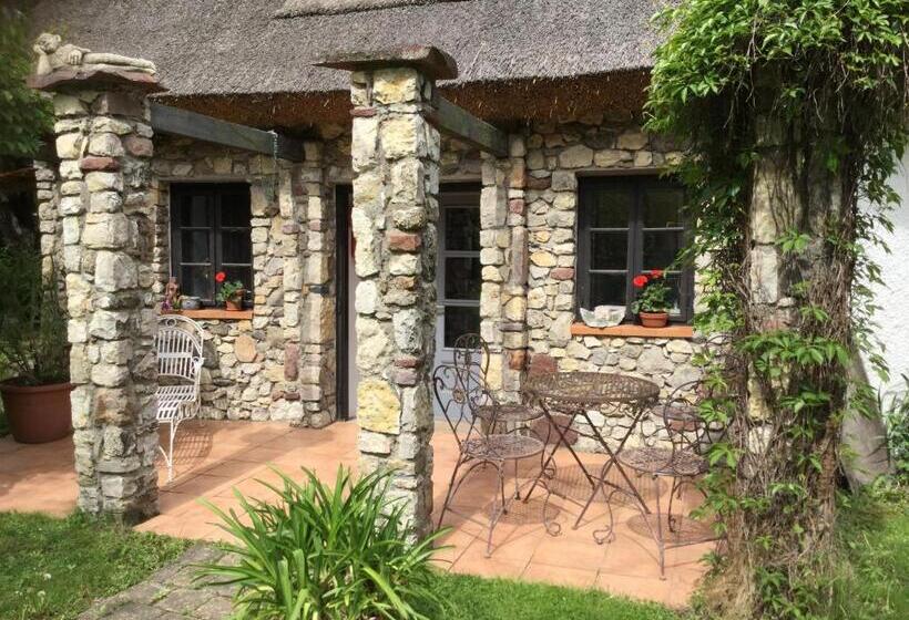 1ベッドルームアパートメント, Három Huszár Köveskal