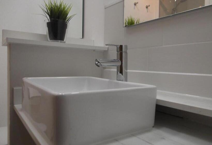 Трехместный Номер Стандарт с Балконом, A&e.escornalbou