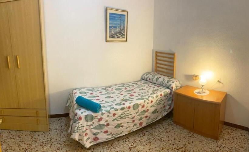 اتاق استاندارد یک نفره, Guest House Capitan Meca