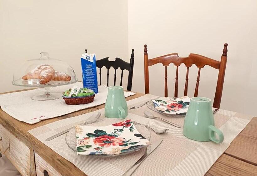 Pokój Czteroosobowy Standard, Terra Oltre B&b