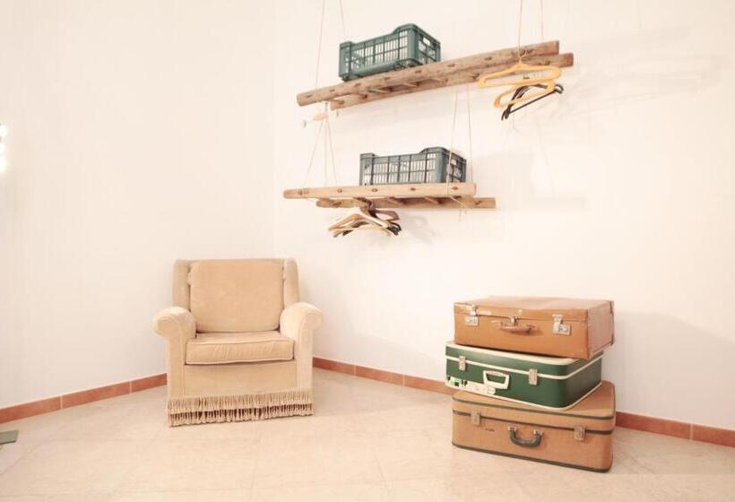 Pokój Czteroosobowy Standard, Terra Oltre B&b