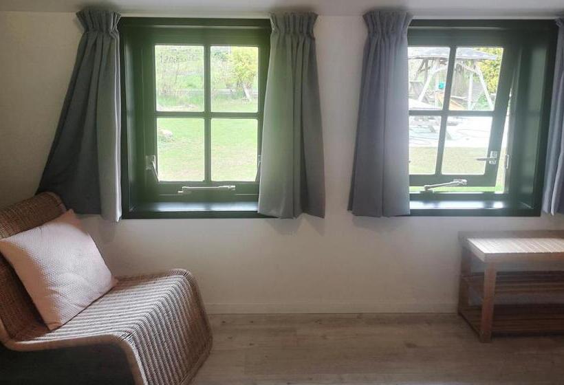 ファミリールーム, The Black Sheep Hostel