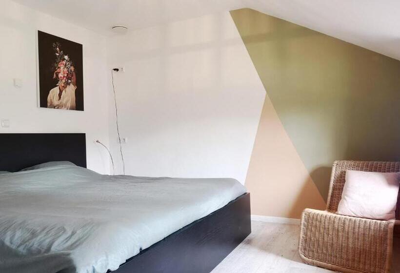 ファミリールーム, The Black Sheep Hostel