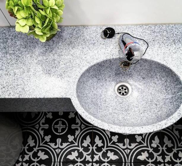 エコノミー4人部屋, The Black Sheep Hostel