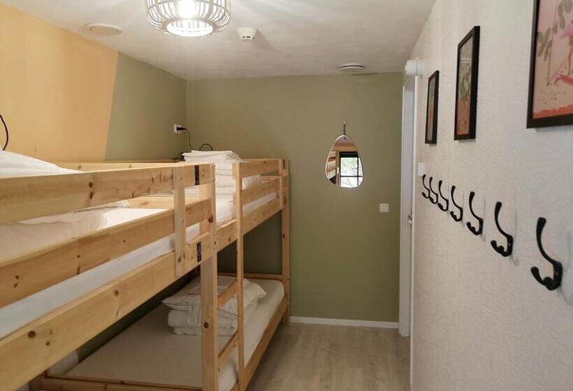 Четырехместный Номер Economy, The Black Sheep Hostel