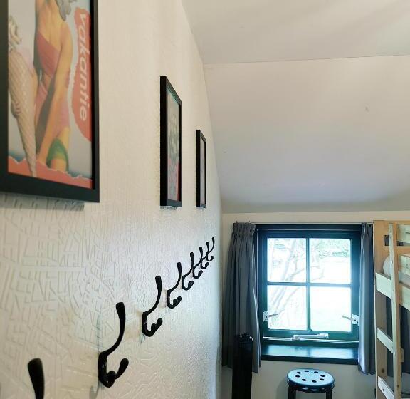 エコノミー4人部屋, The Black Sheep Hostel