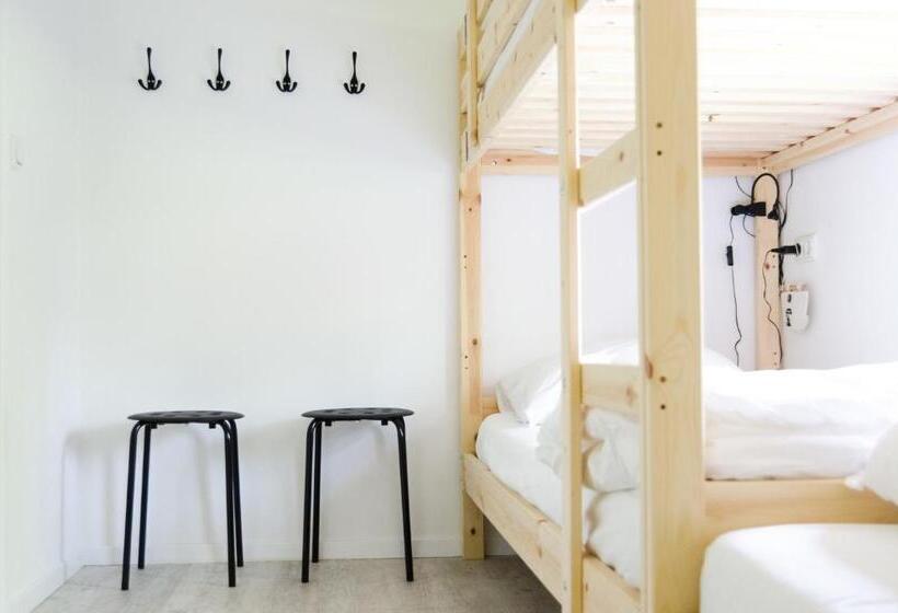 エコノミー4人部屋, The Black Sheep Hostel