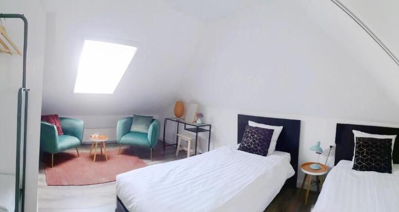 Standard room with outdoor bath, The Black Sheep Hostel