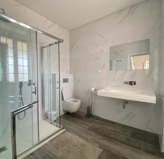 تختخواب در اتاق مشترک, Casa Branca