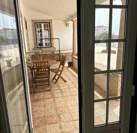 تختخواب در اتاق مشترک, Casa Branca