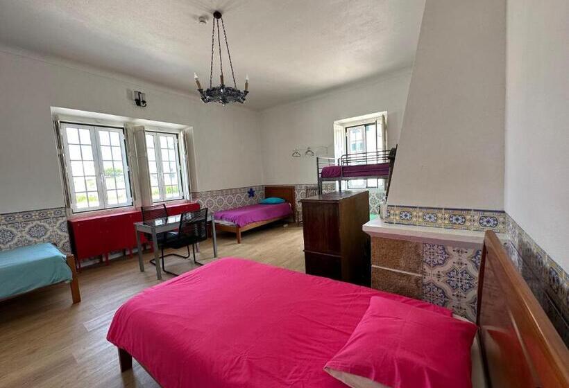 تختخواب در اتاق مشترک, Casa Branca