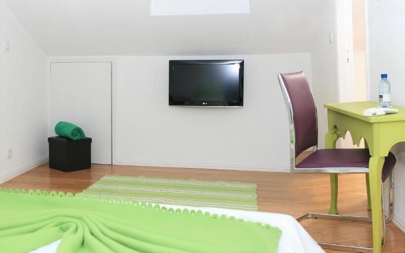 سوئیت 2 خوابه, B&b Villa Vale Flores