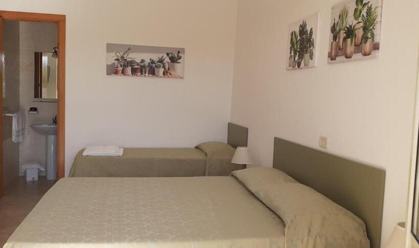 חדר סטנדרט לשלושה, I Tre Ciliegi