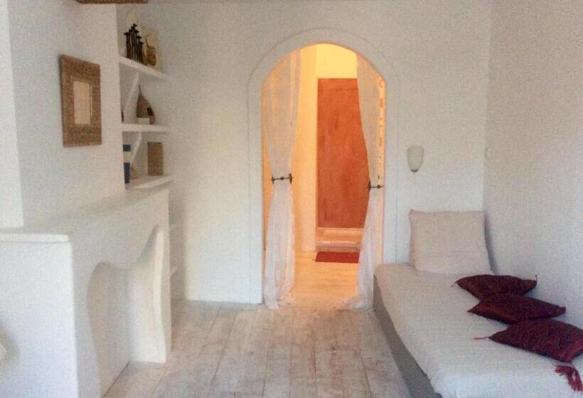 스탠다드 룸, La Planque