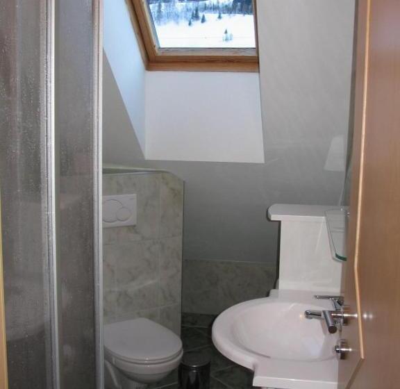 شقة غرفتين, Gratzerhof