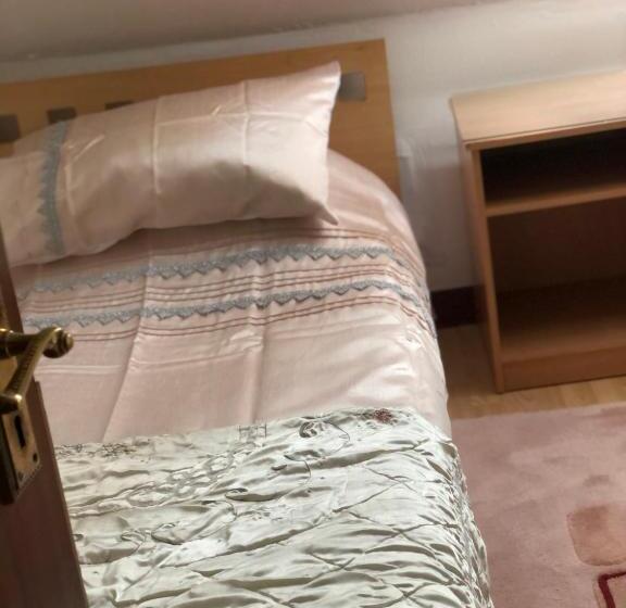 חדר אקונומי יחיד, Brown S Guest House