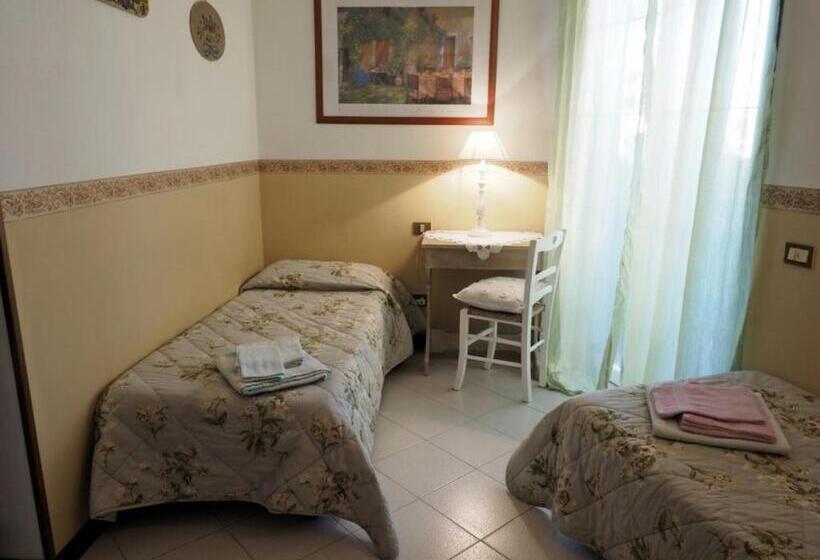 带阳台的标准单人间, Casa Margherita Affittacamere B&b