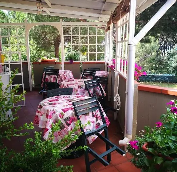Standard Kolmen Hengen Huone Parveke, Casa Margherita Affittacamere B&b