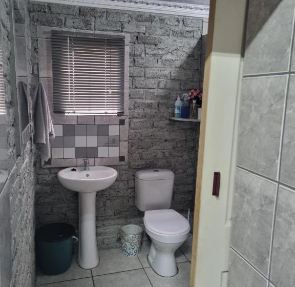 Семейный Номер, Jalome Guesthouse