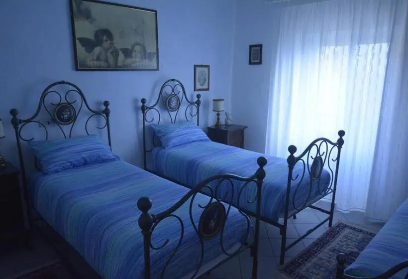 Standard Kolmen Hengen Huone Parveke, Borgo Della Rocca