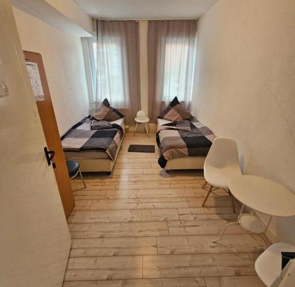 Номер Стандарт Совместная Ванная, & Hostel Albstadt