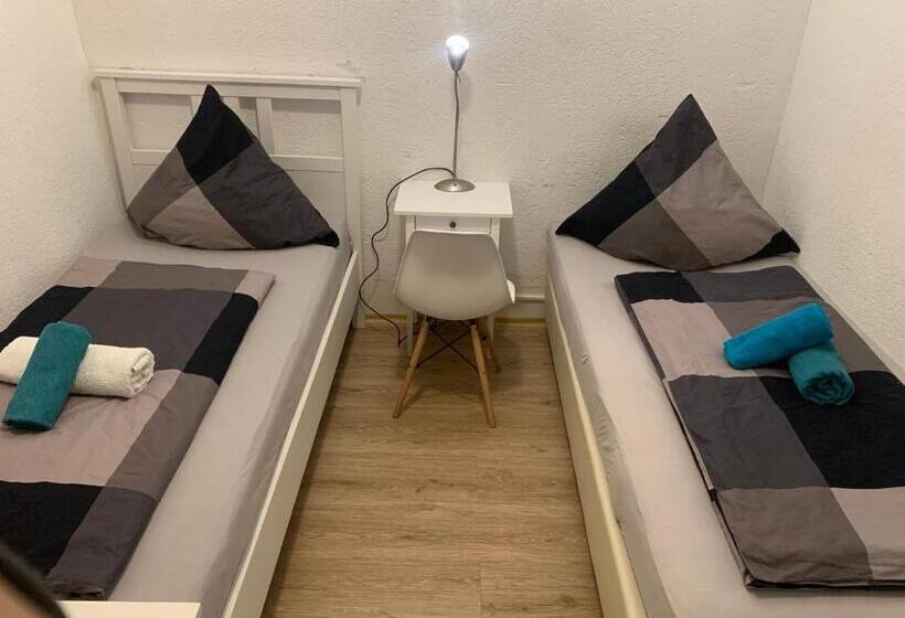 Номер Стандарт Совместная Ванная, & Hostel Albstadt