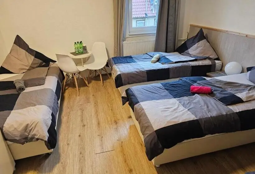 浴室共有スタンダード４人用ルーム, & Hostel Albstadt