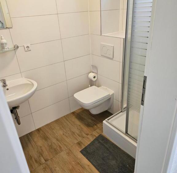 Номер Стандарт, & Hostel Albstadt