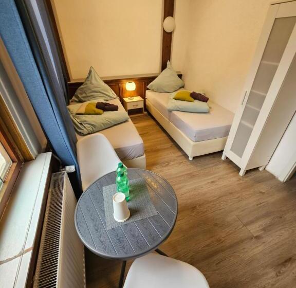 Номер Стандарт, & Hostel Albstadt