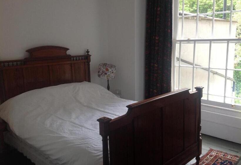 Номер Deluxe, 8a Spring Gardens