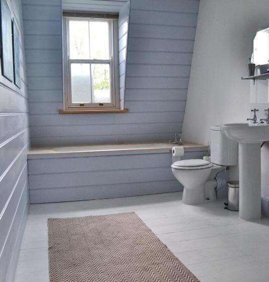 デラックスルーム, 8a Spring Gardens