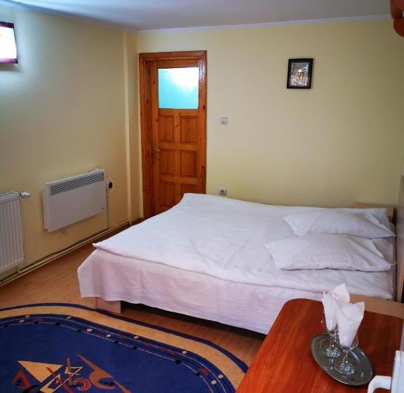 Номер Economy, Pensiunea La Ionica