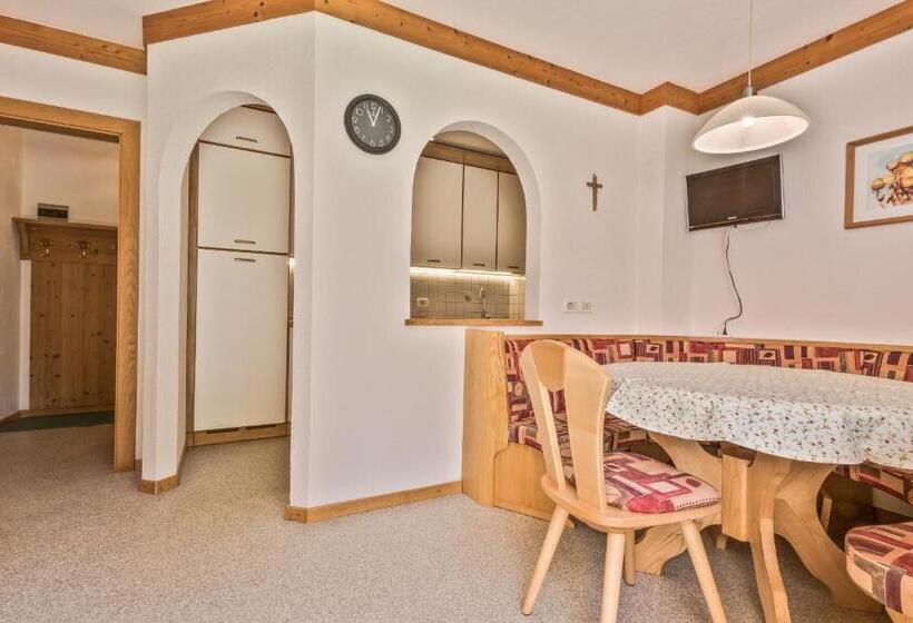 דירת חדר נוף לגינה, Appartamenti Vilin