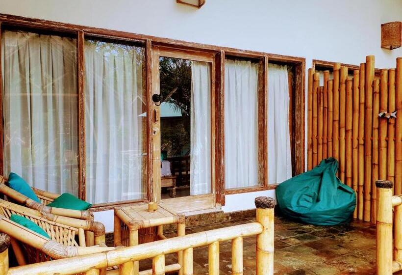 Семейный Номер Вид на Сад, Gili Matiki