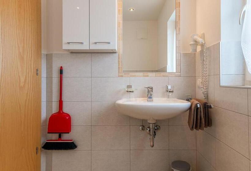 شقة غرفتين, Solerhof