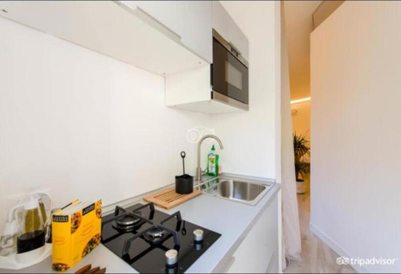سوییت با چشم‌انداز باغ, B&b Mondello Design