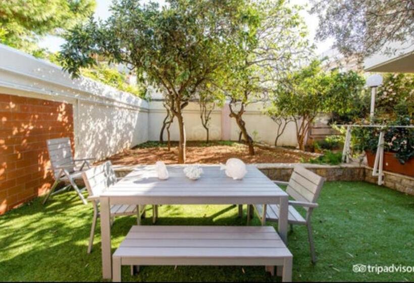 سوییت با چشم‌انداز باغ, B&b Mondello Design