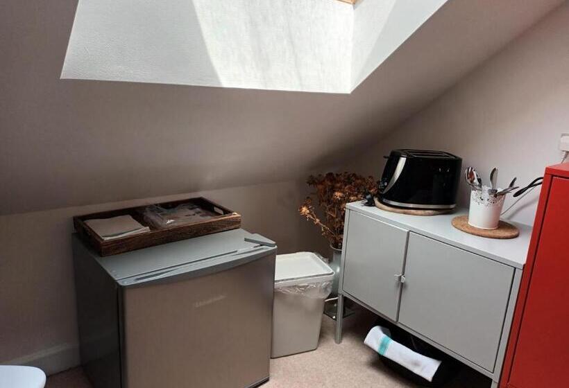 スイート, Chez Jo Apartments