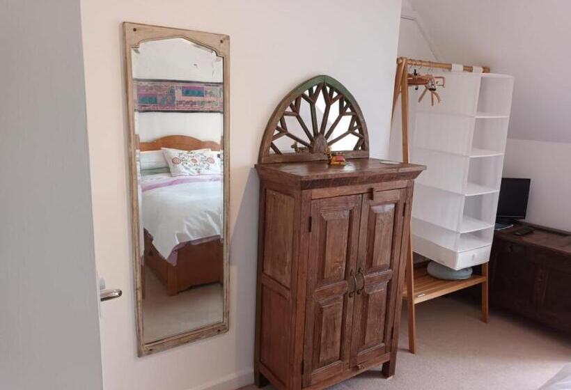 スイート, Chez Jo Apartments