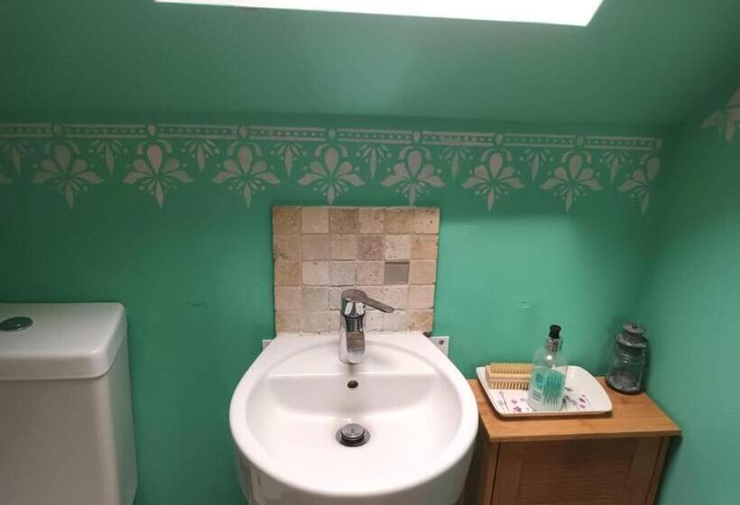 スイート, Chez Jo Apartments