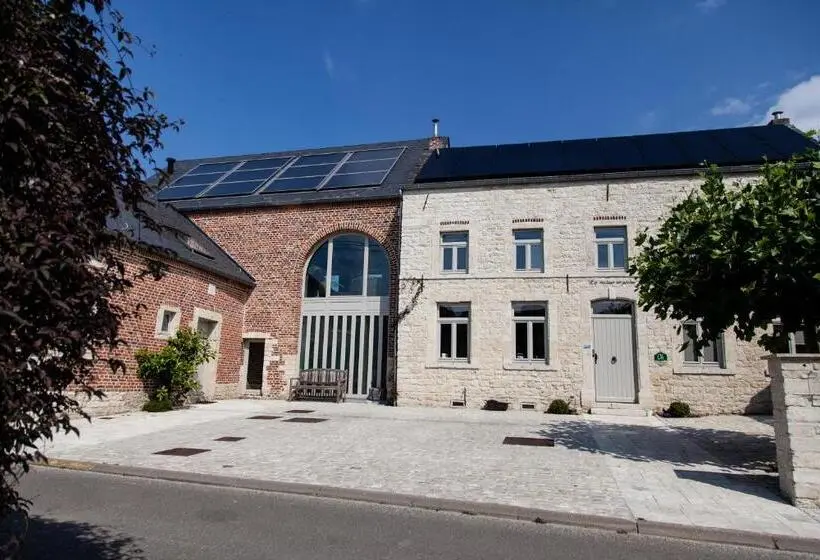 Perhehuone, La Maison En Pierre