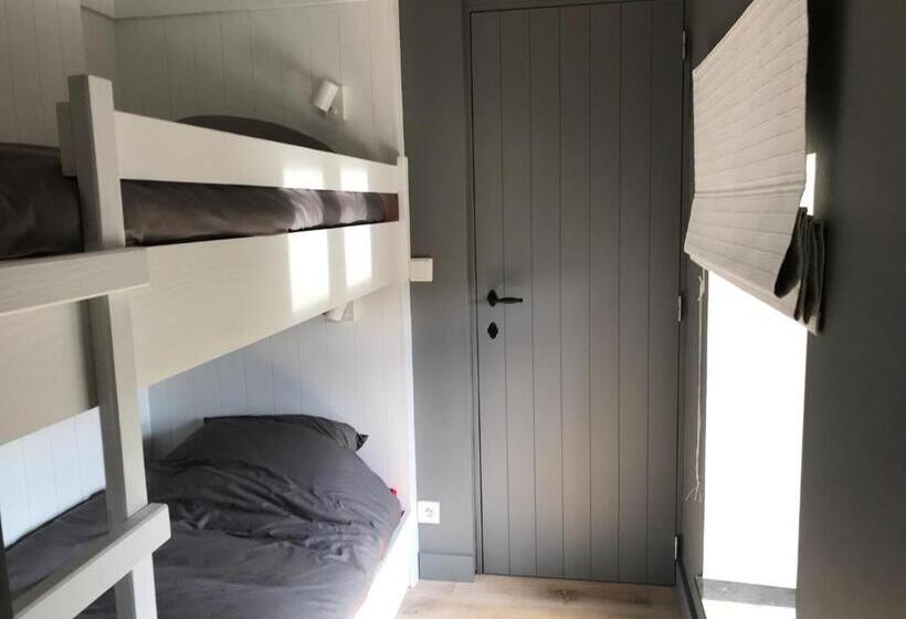 Quarto Familiar, La Maison En Pierre