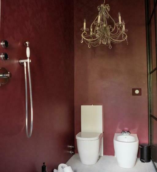 스탠다드 룸 킹사이즈 침대, Leconvertite