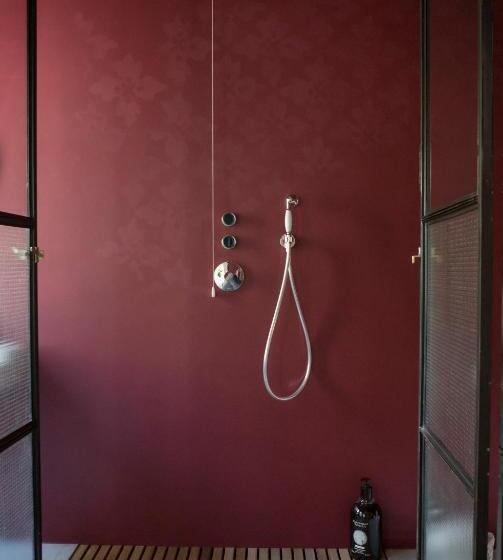 스탠다드 룸 킹사이즈 침대, Leconvertite